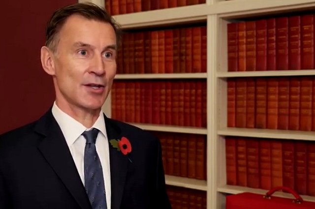 Глава Минфина Великобритании обвинил в спаде британской экономики Россию