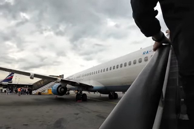 Девять пассажиров не смогли улететь в Екатеринбург из Москвы из-за сбоя у «Победы»