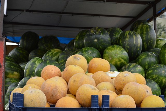 Роспотребнадзор рассказал о правилах выбора арбузов и дынь