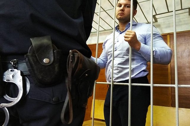 Свердловский облсуд оставил блогера Александра Устинова под арестом