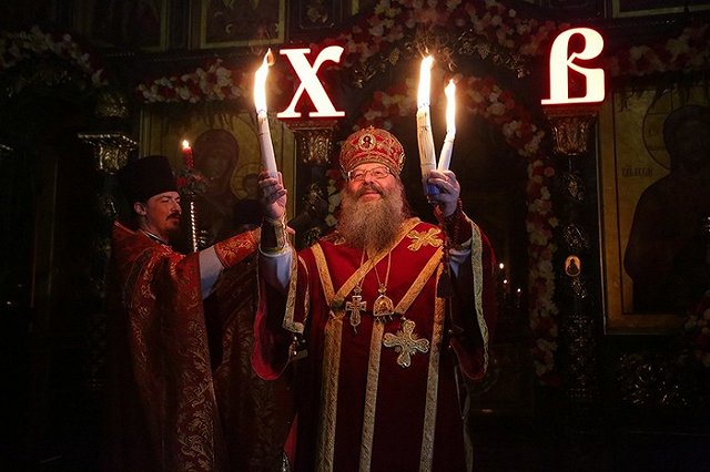 Центральные улицы Екатеринбурга закроют для движения ради крестного хода