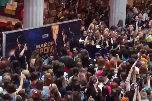 Детский магазин опечатали за нарушение ковидных правил во время автограф-сессии актеров