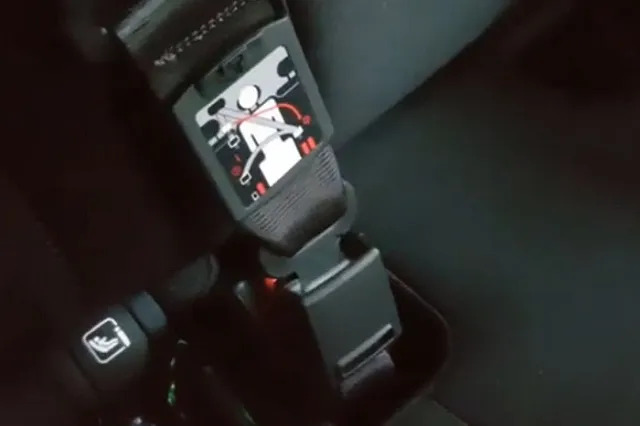 «Съела, пока ехали». Свердловчанку оштрафовали за отсутствие ремня безопасности в рейсовом автобусе