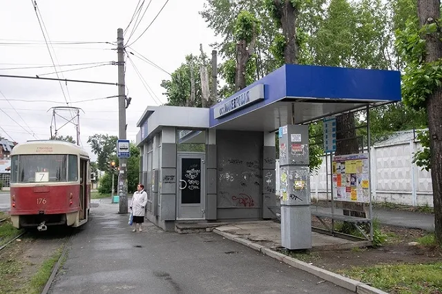 На екатеринбургских остановках перестанут сносить навесы вместе с киосками