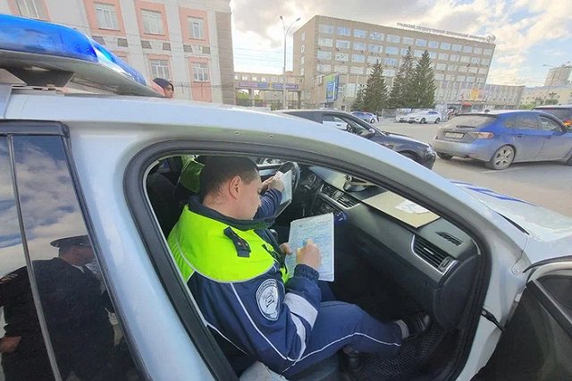 Рейтинг неадекватов за рулем из четырех водителей составила свердловская Госавтоинспекция