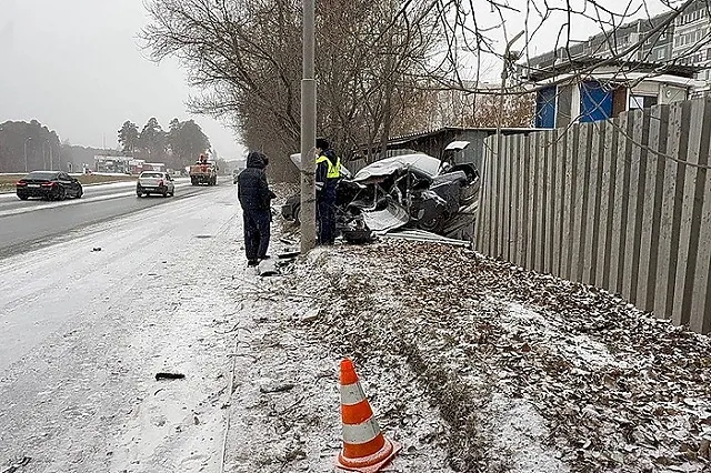 На Объездной дороге в Екатеринбурге погиб 25-летний водитель