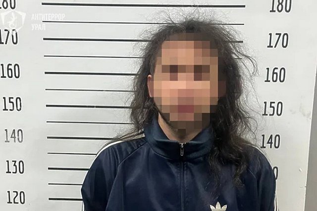 Силовики задержали молодого парня, устроившего поджог бывшего пункта приёма на военную службу в Екатеринбурге