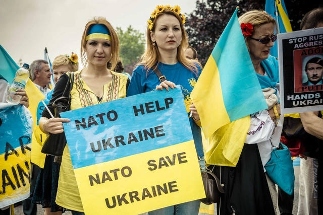 Украина отказалась от внеблокового статуса