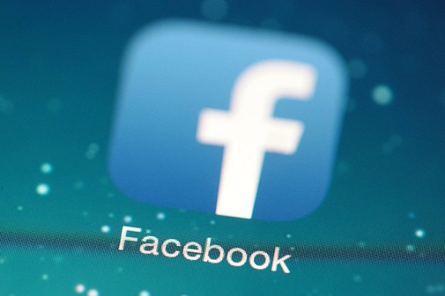 Facebook признали вредным для женщин старше 30 лет