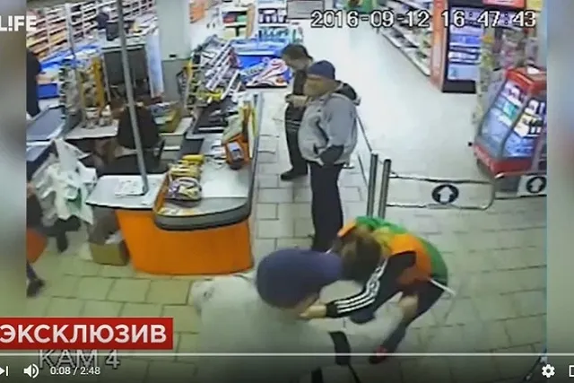 Продавщица «Монетки» борцовским приемом задержала магазинного вора
