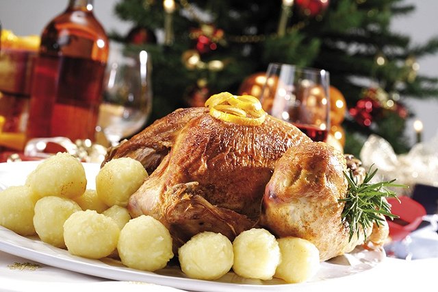 Названы регионы России с самым дорогим и дешевым новогодним столом