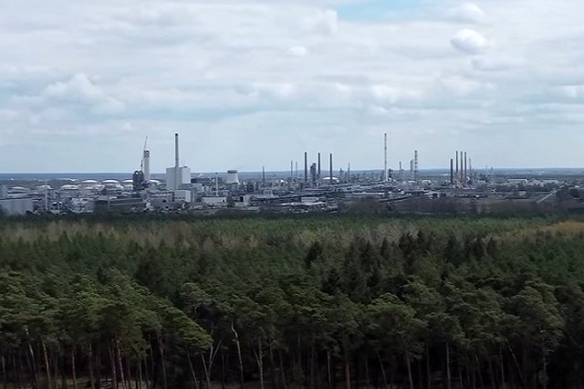Правительство Германии национализировало три НПЗ «Роснефти»
