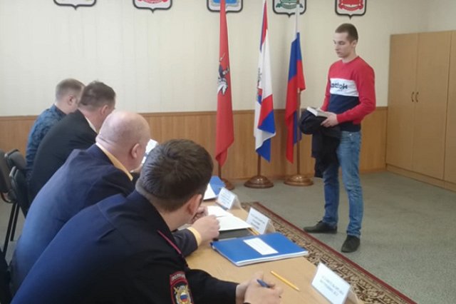 Новый закон сохранит за призывниками право пойти служить с 18 лет