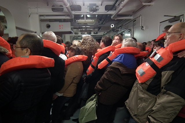 СМИ узнали о спасательных жилетах на телах некоторых жертв падения Ту-154