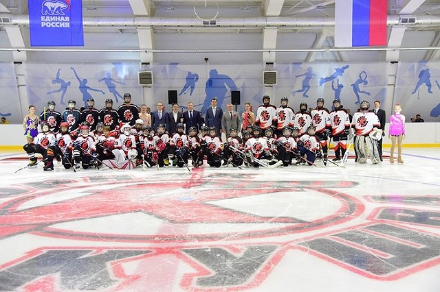 В Кушве открыли ледовую арену «Благодать»