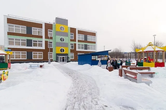 В Нарьян-Маре задержали охранника, который пустил убийцу в детский сад