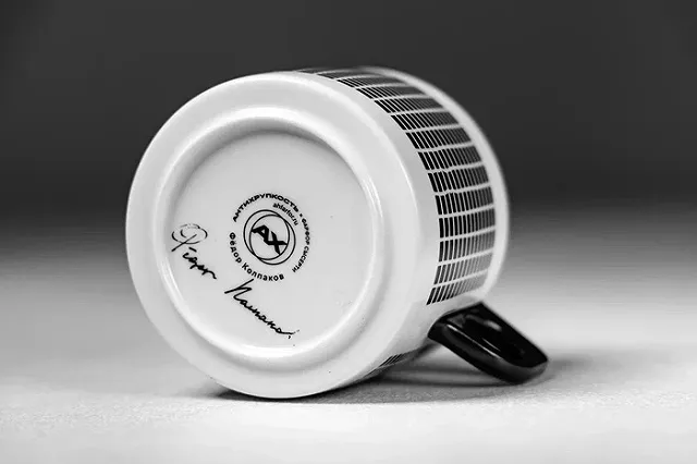 «Фарфор Сысерти» выпустил новую серию «конструктивистских» кружек (ФОТО)