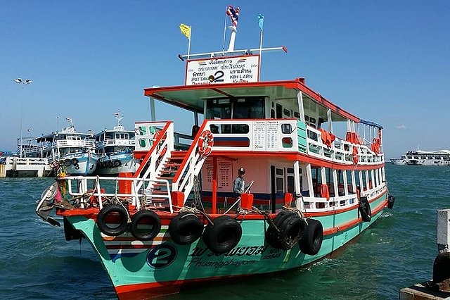 Выбросивший сына за борт катера в Таиланде россиянин объяснил свой поступок