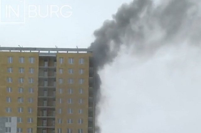 На Вторчермете загорелась строящаяся высотка