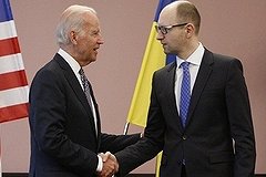 Яценюк провел экскурсию по своей квартире в Киеве