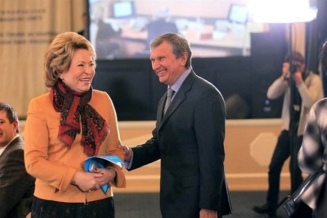 «Роснефть» раскрыла ежемесячный оклад Сечина