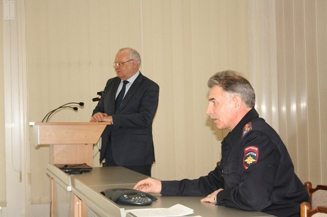 Юрий Демин пообещал ускорить сдачу экзаменов в ГИБДД курсантам автошкол