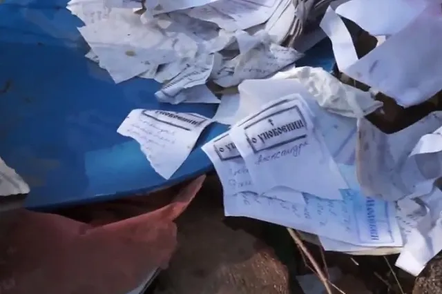 В Серове на несанкционированную свалку выбросили ворох поминальных списков