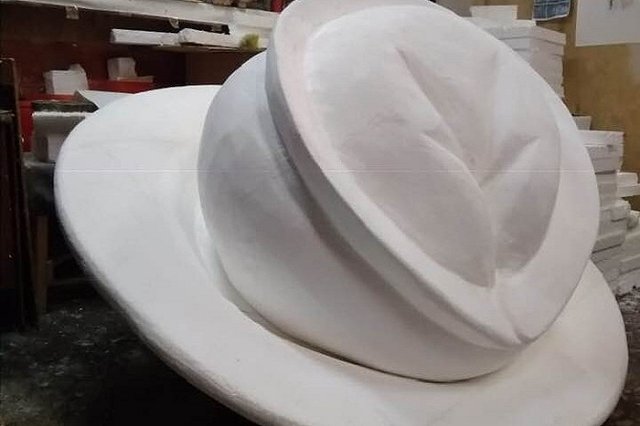 «Вы хотите кучу г… ?»: Роман Шадрин отреагировал на критику памятника пельменю