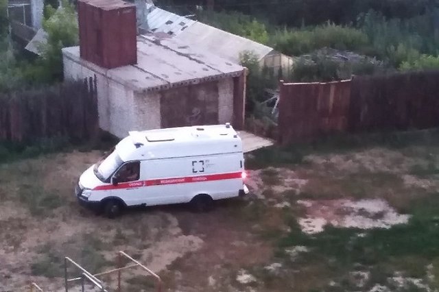 В Свердловской области на пятилетнюю девочку рухнул забор