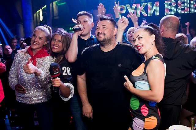 Жуков после инцидента отменил запрет на вход в бары «Руки вверх» в камуфляже