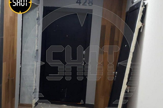 Выбило стёкла и двери: в Солнечном в квартире произошёл мощный взрыв