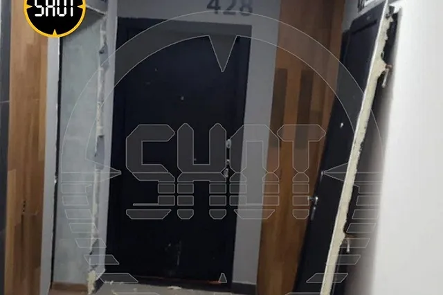 Выбило стёкла и двери: в Солнечном в квартире произошёл мощный взрыв