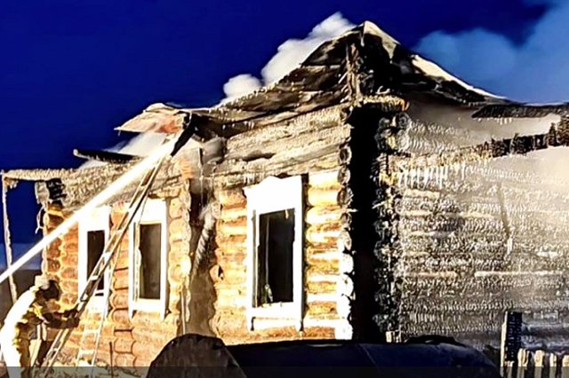 «Вся школа плачет». Семья с тремя детьми сгорела в Курганской области