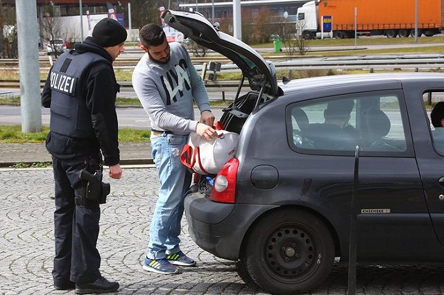 Полиция предотвратила теракт в пригороде Парижа
