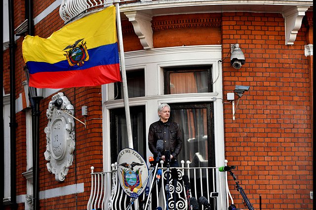 Ассанж назвал «важной победой» просьбу Швеции отменить ордер на его арест