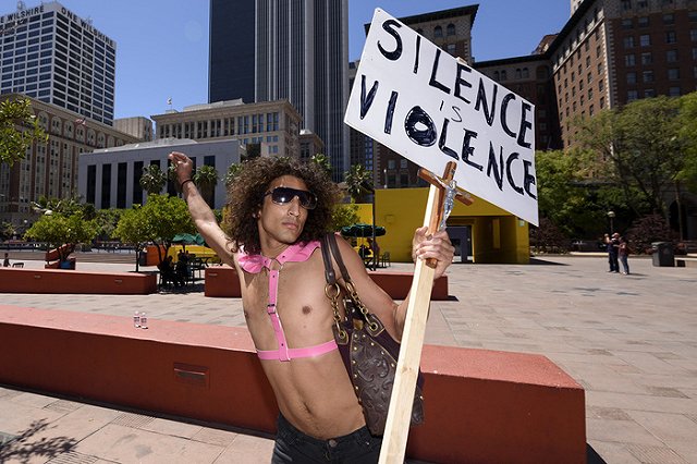 СМИ: Из-за подозрений в гей-ориентации в Чечне убили бойца Росгвардии