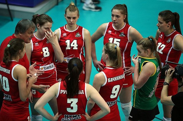 Волейболистки «Уралочки» уступают, но демонстрируют характер