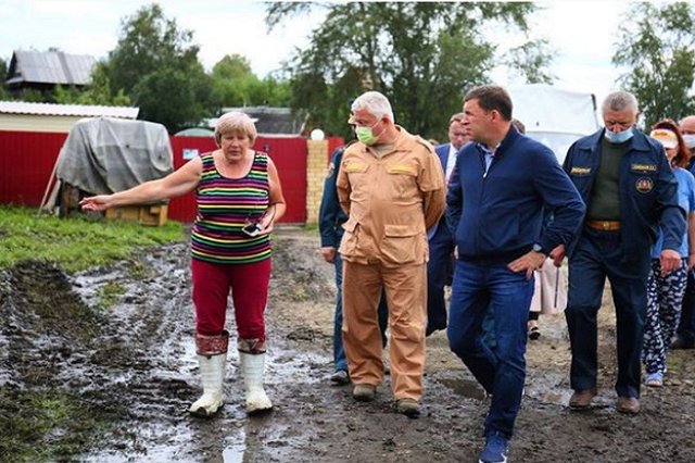 Губернатор Куйвашев попросил свердловчан жаловаться ему на проблемы