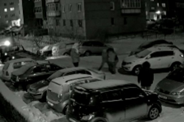 Екатеринбургского следователя в декрете обвинили в нападении на приставов