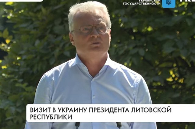 Президент Литвы лишил госнаград фигуристов за участие в шоу Навки