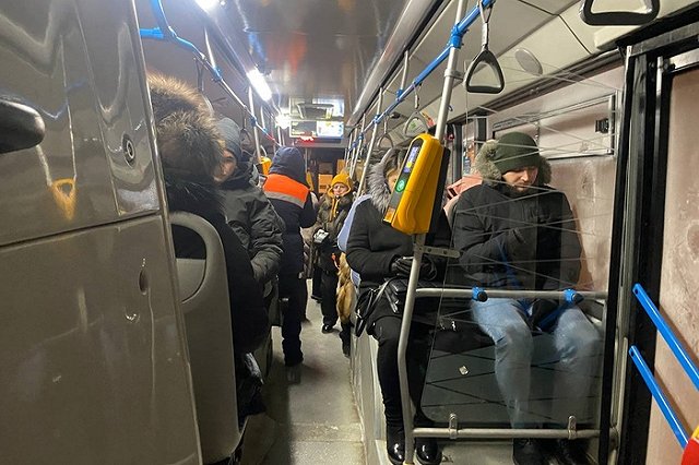 Почему? Екатеринбуржцы остались недовольны подешевевшим в три раза проездом