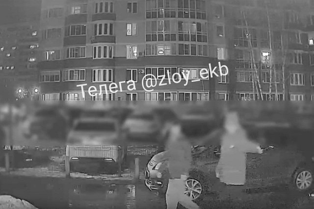 На Юго-Западе подростки открыли стрельбу возле подъезда