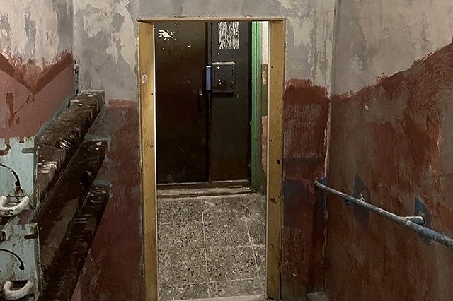 В Екатеринбурге в новом доме внезапно стали делать капремонт