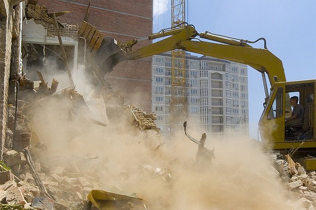 Мэрия Екатеринбурга готовится к сносу еще двух незаконных многоквартирников