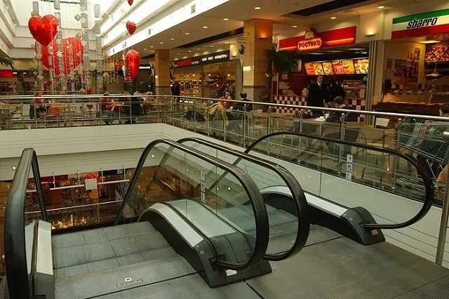 В ЯНАО полицейские устроили флешмоб с инсценировкой ограбления в торговом центре