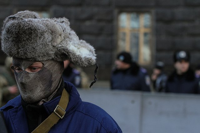 СМИ назвали имя попросившего убежища на Украине «известного писателя»