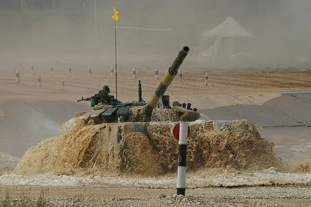 На Чебаркульском полигоне во время учений утонул танк. Водитель захлебнулся