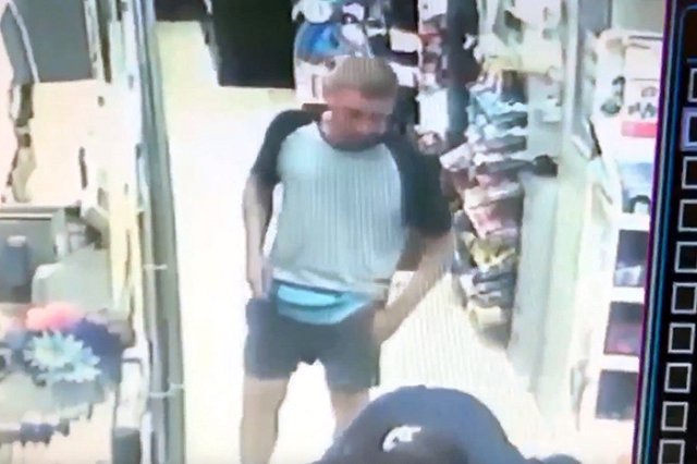 В Екатеринбурге неизвестный убил мужчину в магазине «Магнит». Преступник в розыске