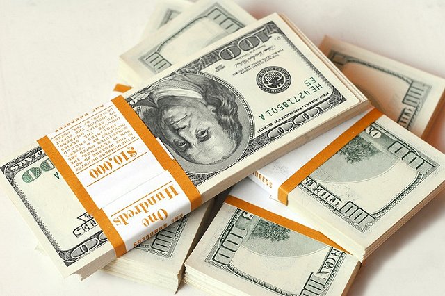 Инкассаторы назвали «рискованной» перевозку изъятых у Захарченко денег