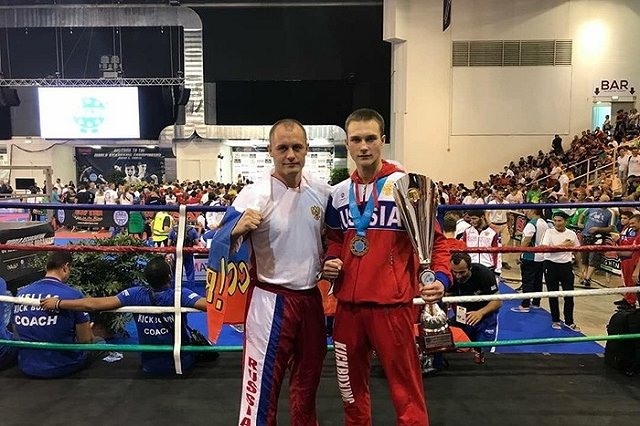 Кикбоксинг: школьники Екатеринбурга взяли золото и бронзу на чемпионате мира